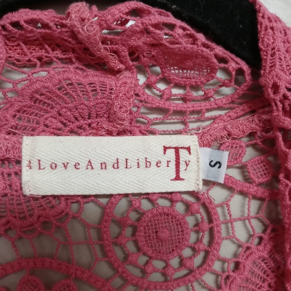 4 Love & Liberty Augusta Crochet Vest in Primrose - Picture 3 of 8